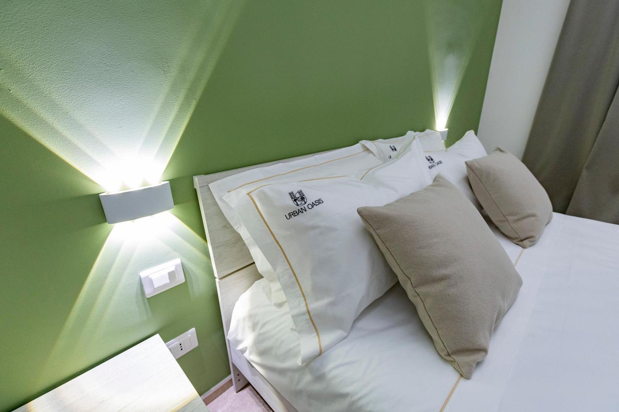 Urban Oasis Hotel Bari Bagian luar foto
