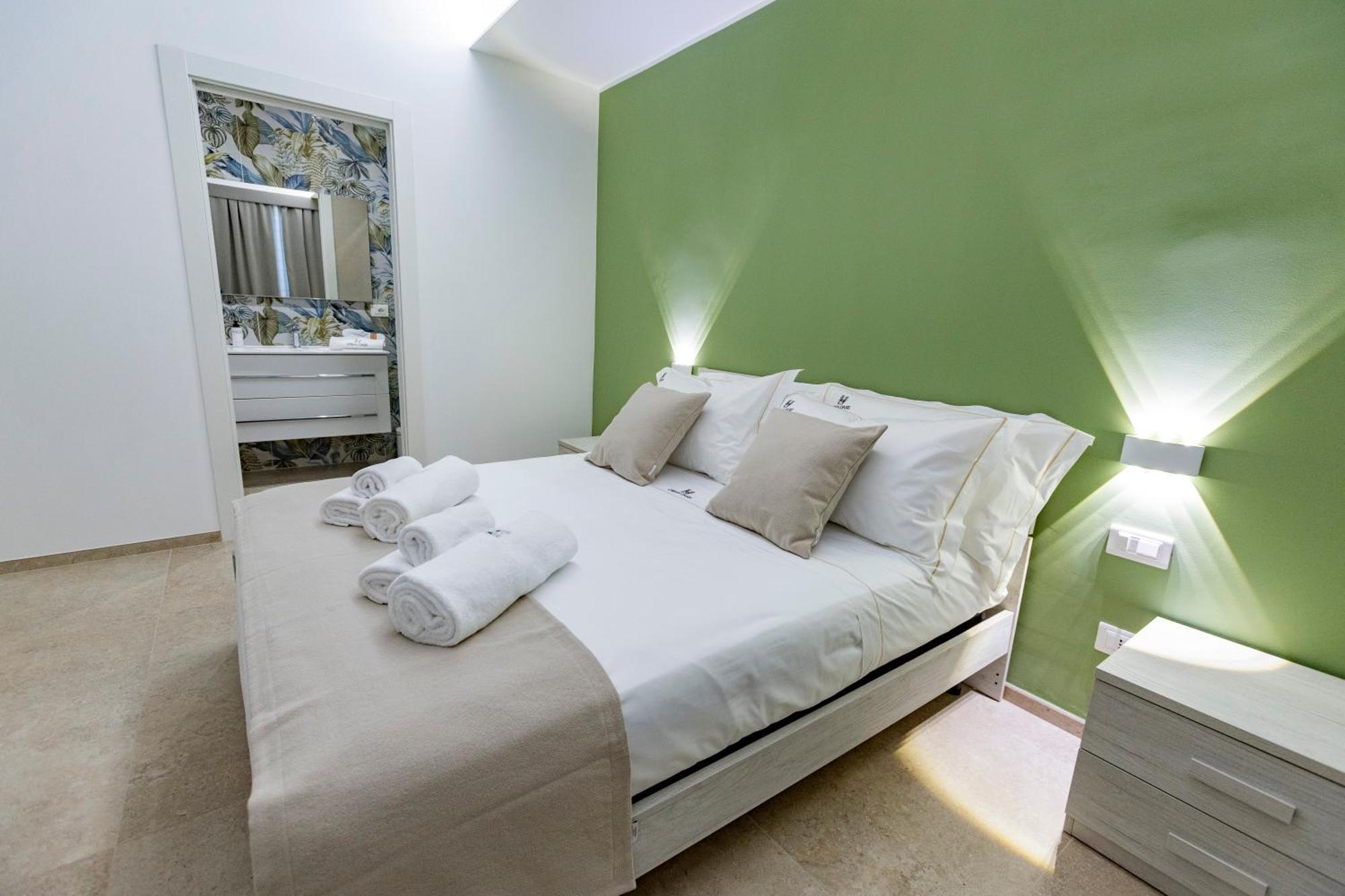 Urban Oasis Hotel Bari Bagian luar foto